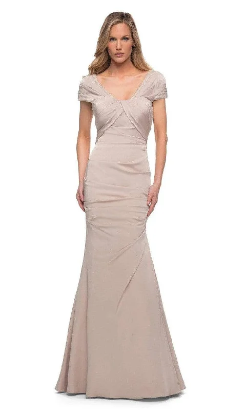 La Femme - 29805 Modified V-Neck Trumpet Evening Dress Flowy party dresses